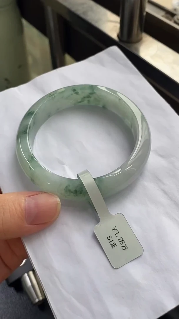 未镶嵌手镯翡翠//20255836   54+正圈