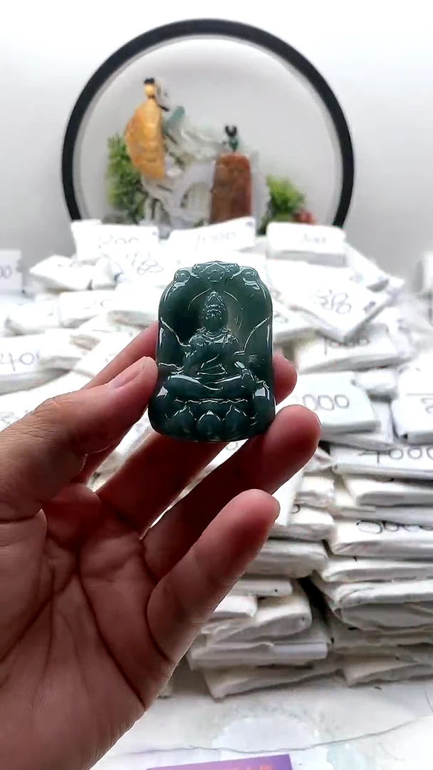 颈饰未镶嵌翡翠观音
