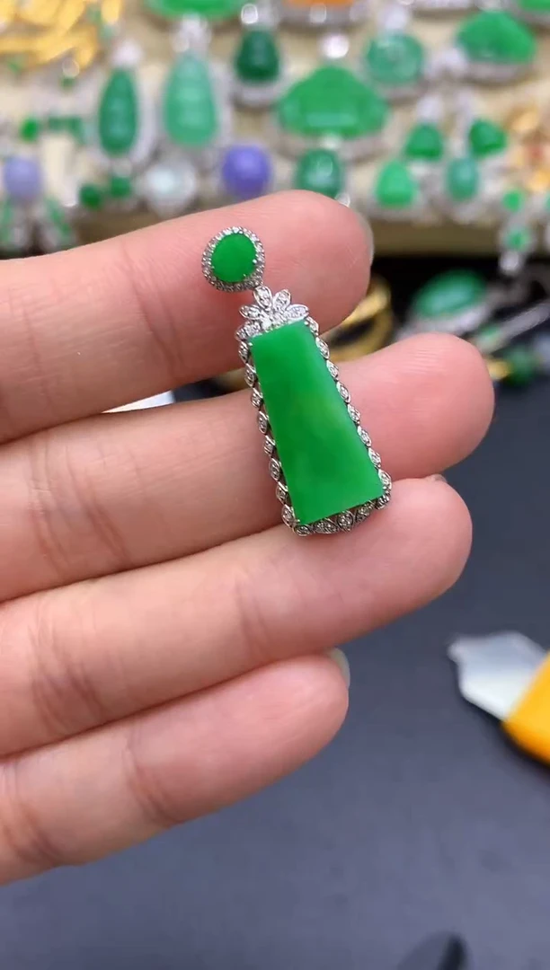 颈饰18K金镶嵌翡翠287-中国好珍宝