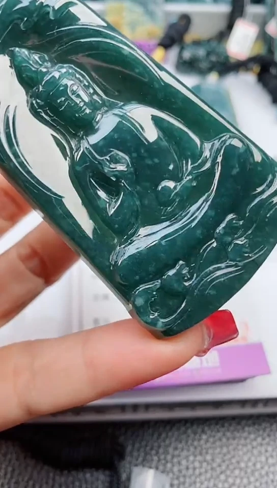 【闪购商品】翡翠颈饰未镶嵌               