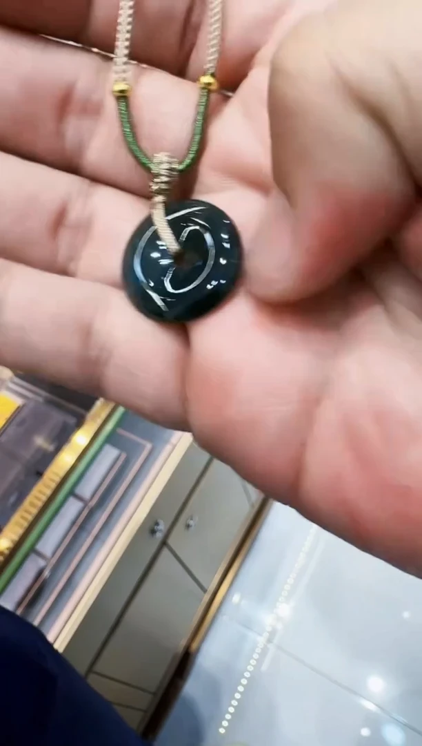 颈饰未镶嵌翡翠吊坠