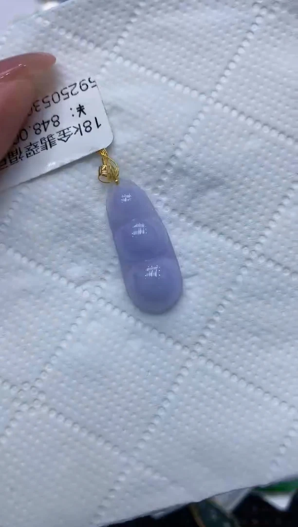 翡翠18K金镶嵌颈饰1111111111