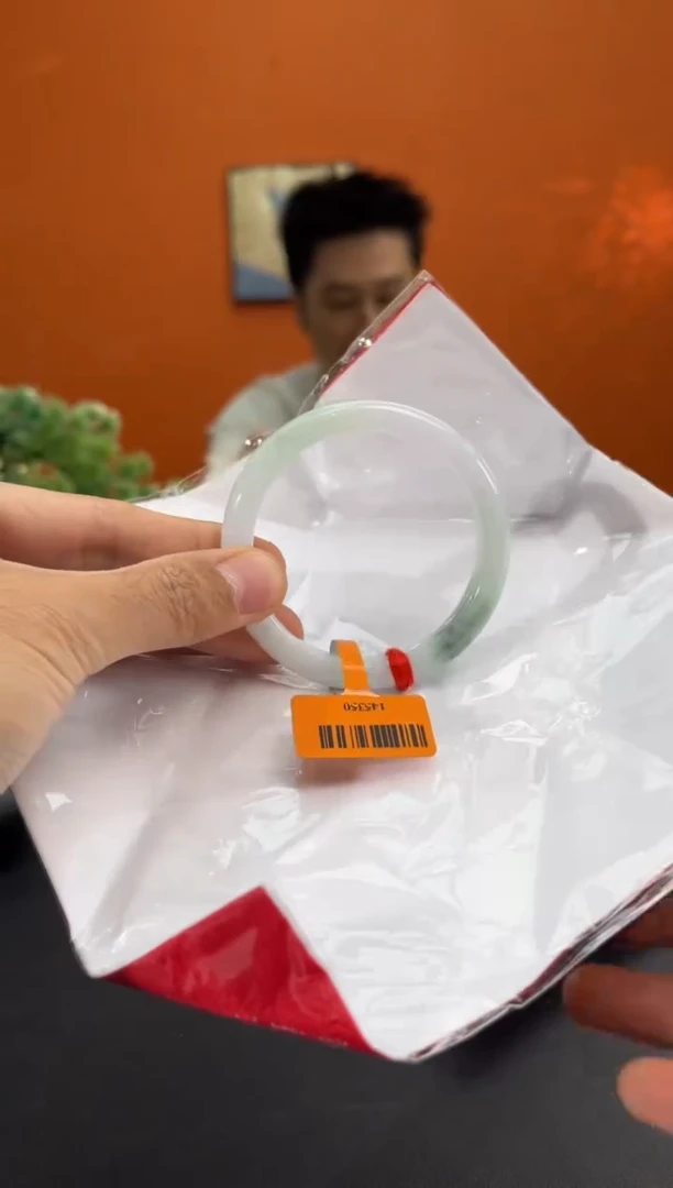 未镶嵌手镯翡翠翡翠手镯