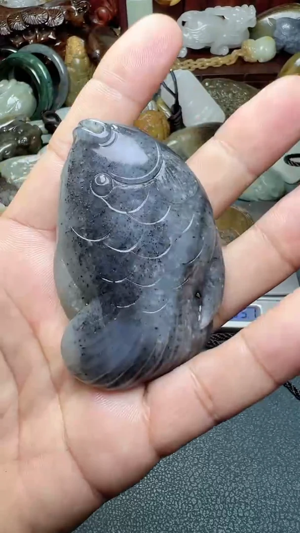 和田玉未镶嵌把件-