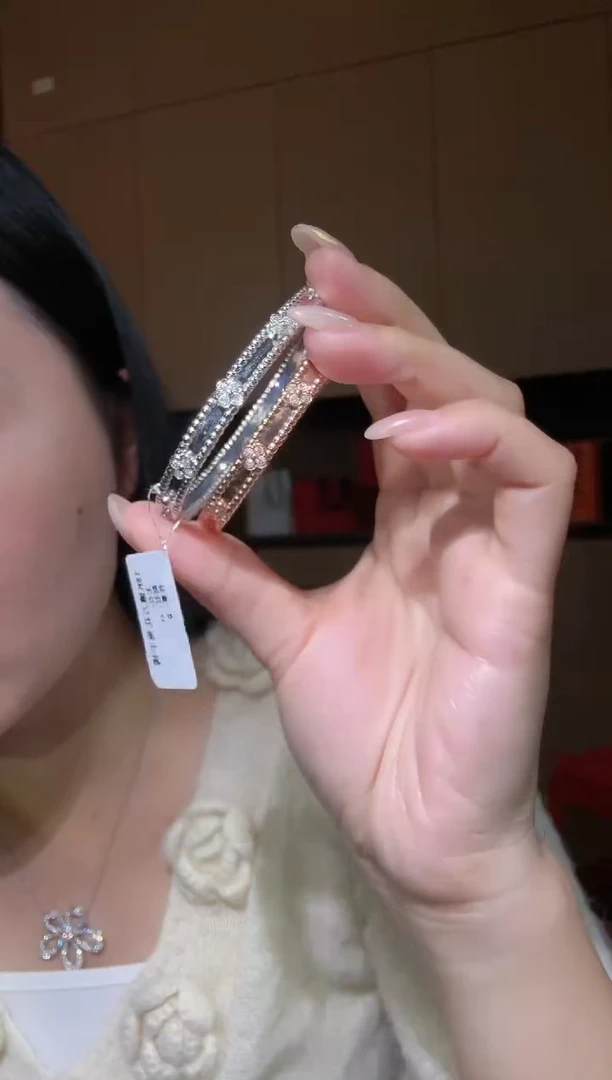 【闪购商品】钻石手镯18K金镶嵌18k万花筒手镯，多样性发其一GHJ