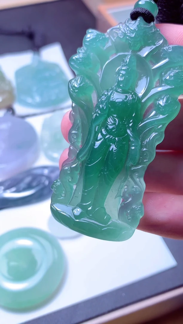 颈饰未镶嵌翡翠天然A货翡翠