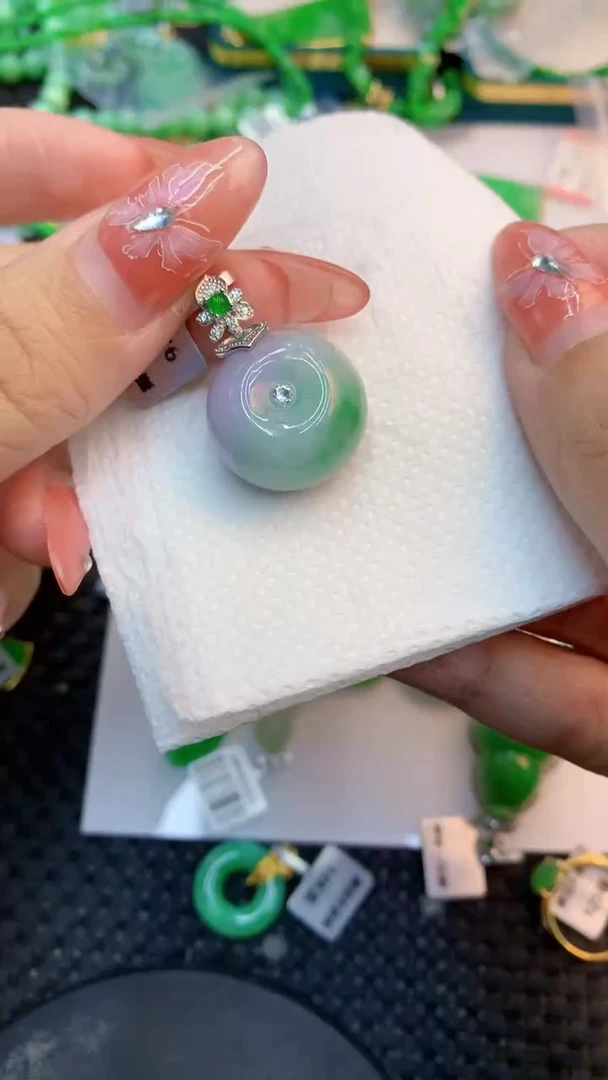 颈饰未镶嵌翡翠1