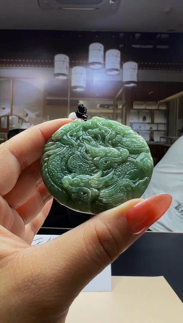 翡翠未镶嵌颈饰0046823744