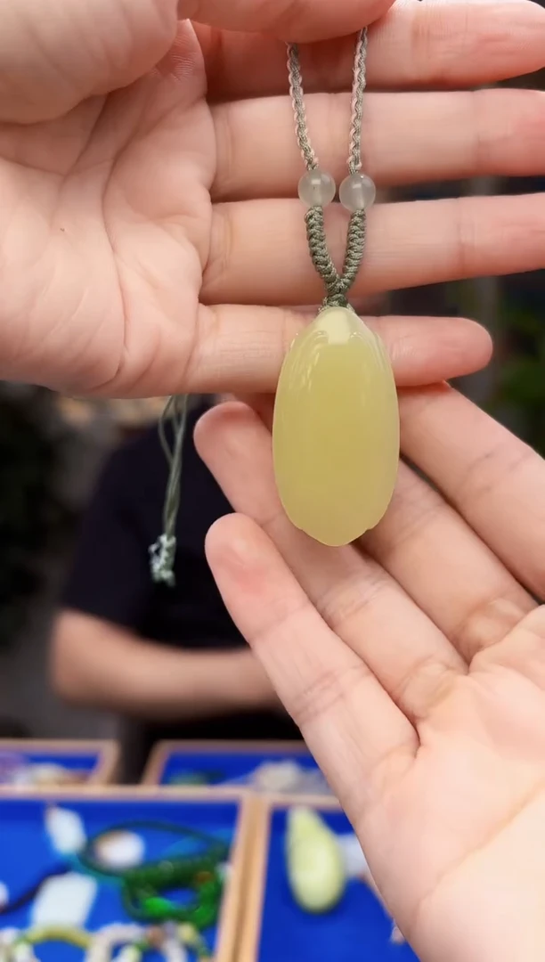 和田玉未镶嵌挂件拍一发一