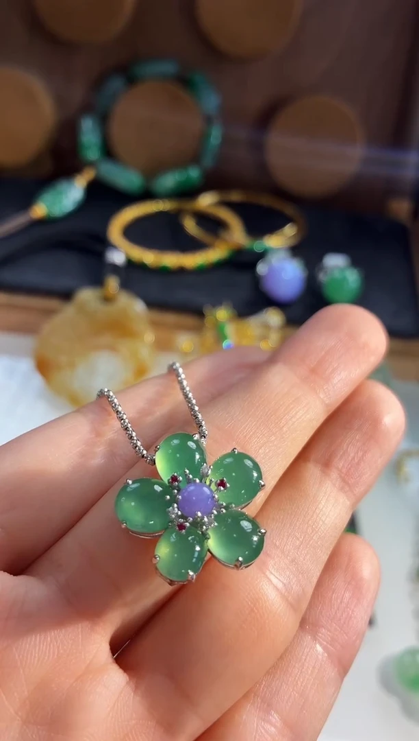 吊坠(不含链)18K金镶嵌翡翠吊坠