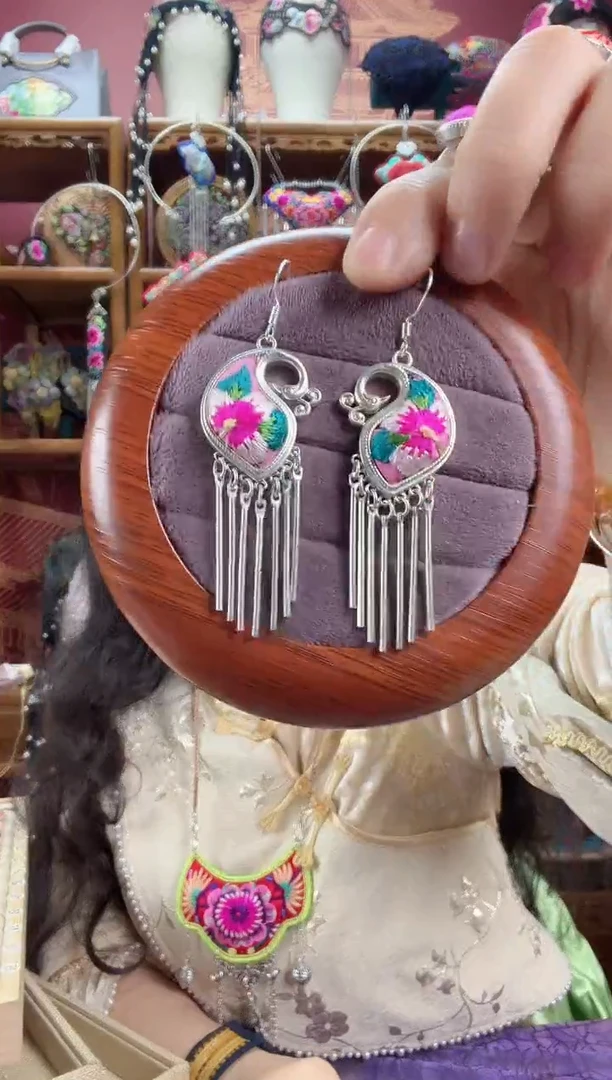 刺绣耳环60甜甜家