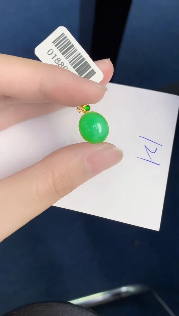 翡翠18K金镶嵌颈饰000000000