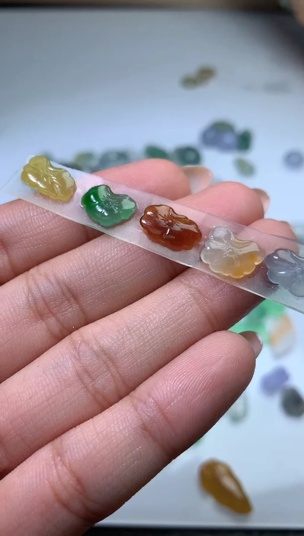 未镶嵌定制翡翠毛货