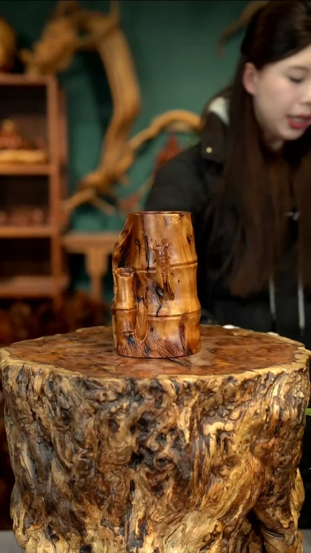 木雷击枣木竹节笔筒