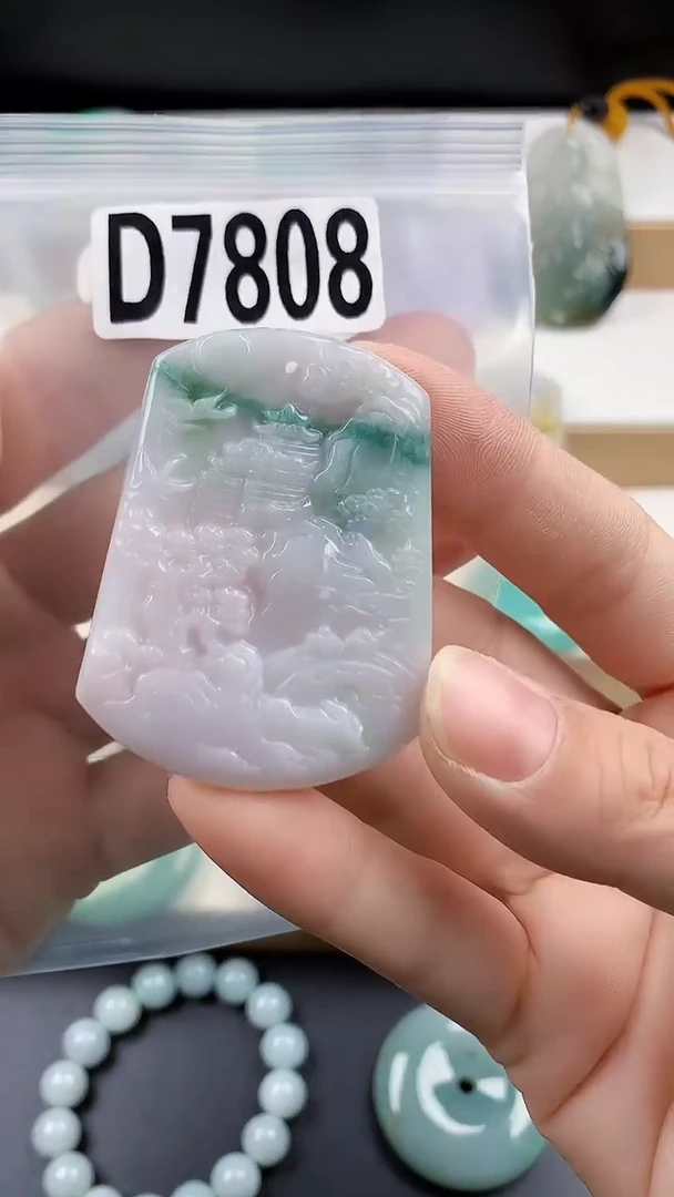 天然翡翠吊坠挂件