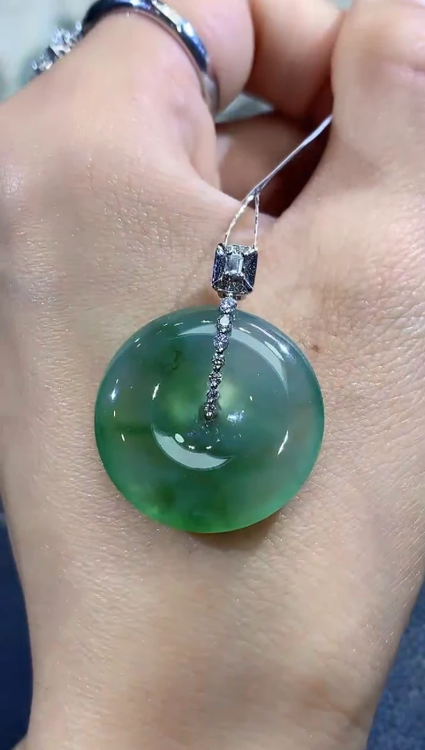 吊坠(不含链)18K金镶嵌翡翠A47