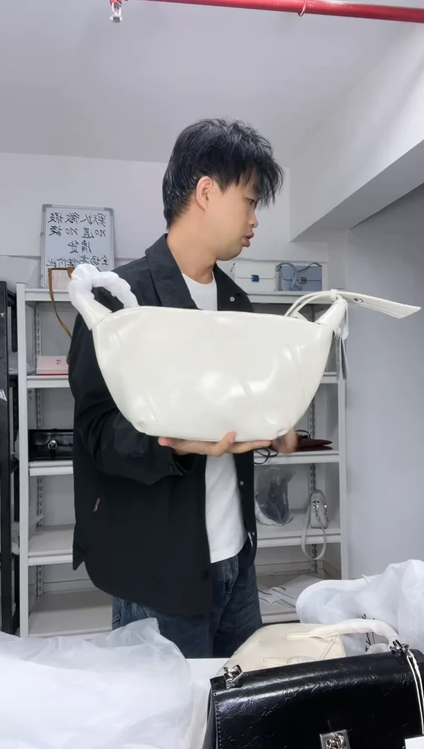 牛皮【尤尤轻奢女包】时尚百搭轻奢款式女包208