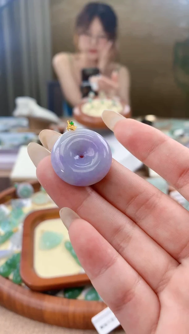 翡翠18K金镶嵌颈饰天然A货翡翠挂件