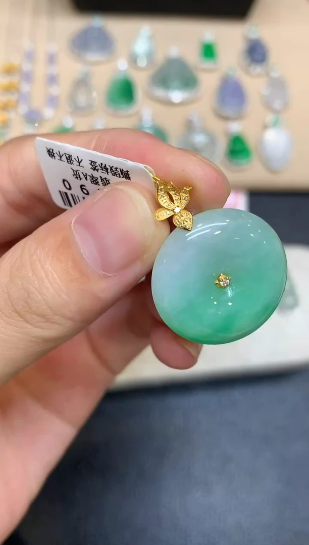 颈饰18K金镶嵌翡翠平安扣【无服务费【48小时鉴赏期】