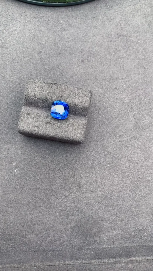 蓝宝石裸石未镶嵌3.4ct皇家蓝