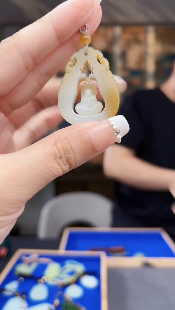 和田玉未镶嵌挂件拍一发一