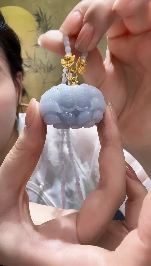 颈饰未镶嵌翡翠吊坠