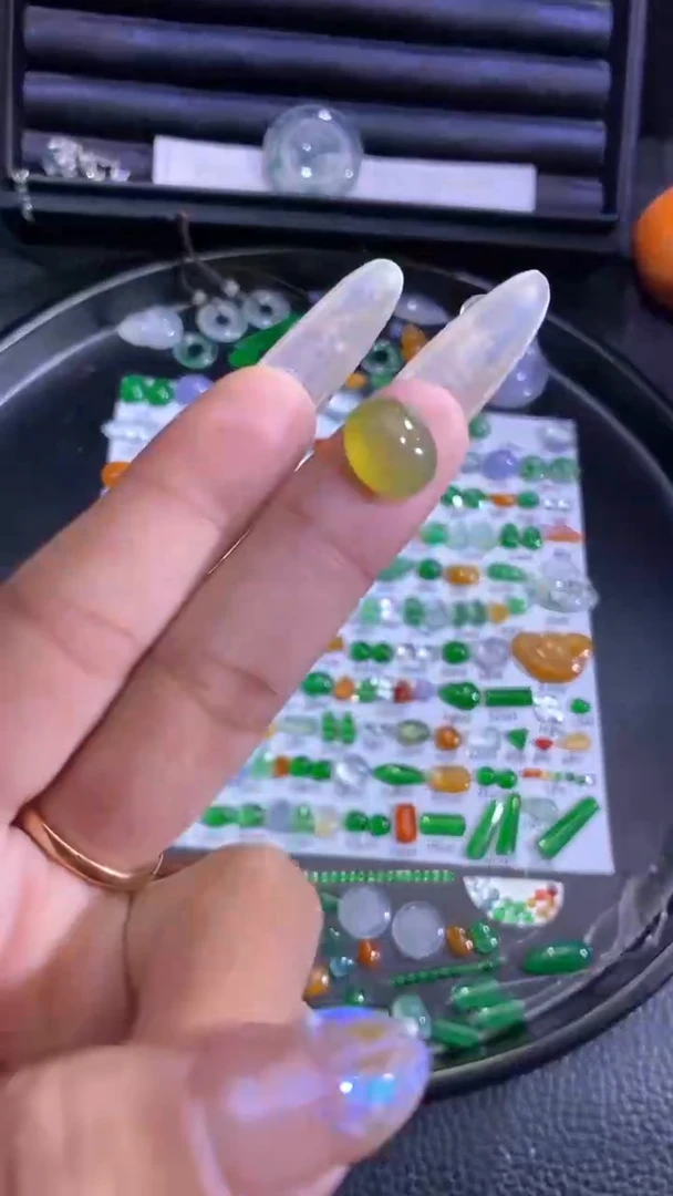 未镶嵌挂件翡翠蛋