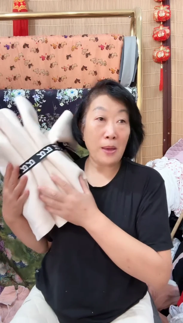 芭比裤黄色十片一单（脏残无售后）