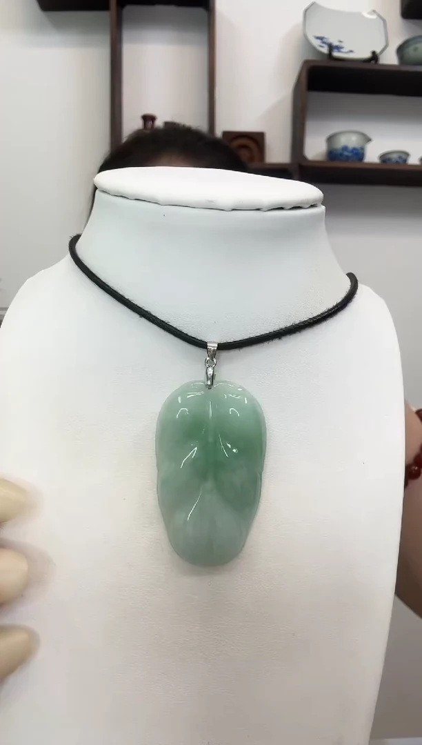 颈饰银S925镶嵌翡翠叶子