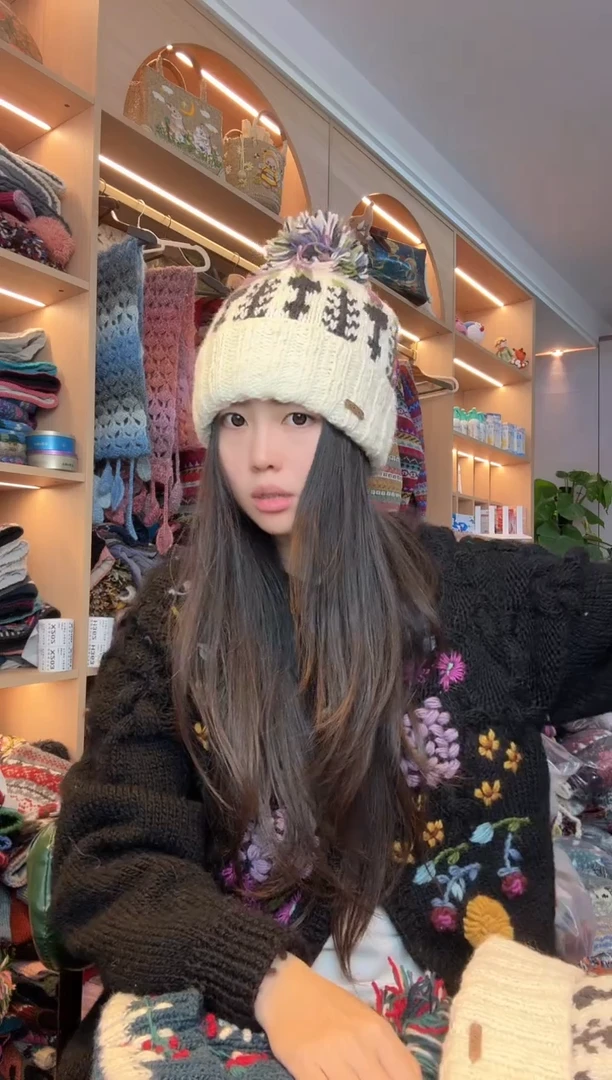 羊毛白色尤金香翻边帽