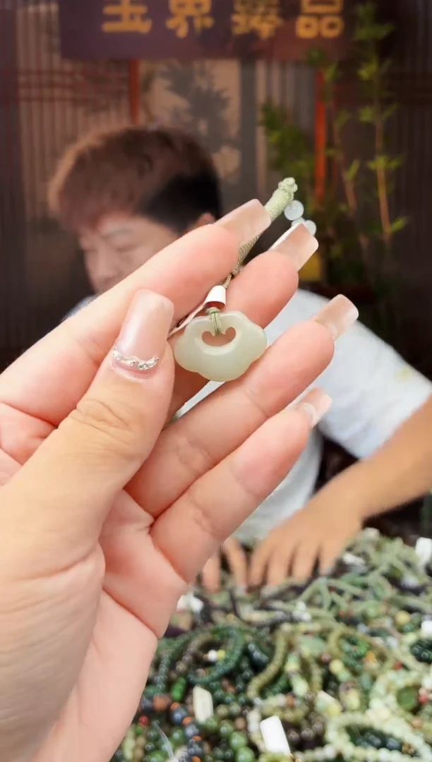 和田玉未镶嵌颈饰拍一发一