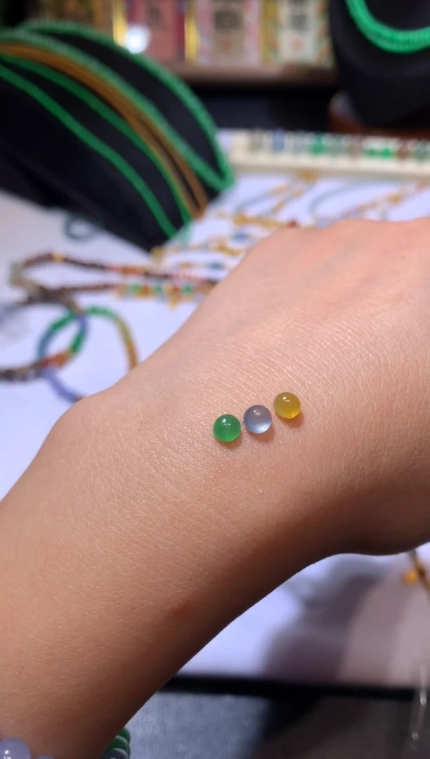 【闪购商品】定制翡翠未镶嵌三颗蛋面1300+130