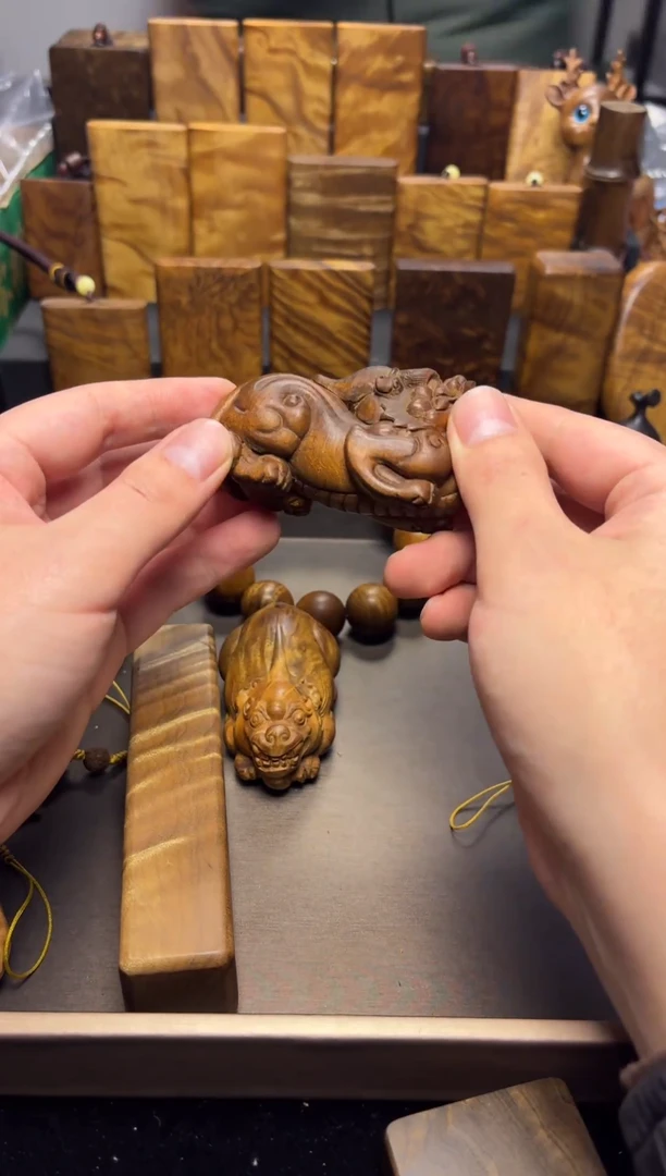 【闪购商品】楠木（金丝楠）其他狮子雕件101
