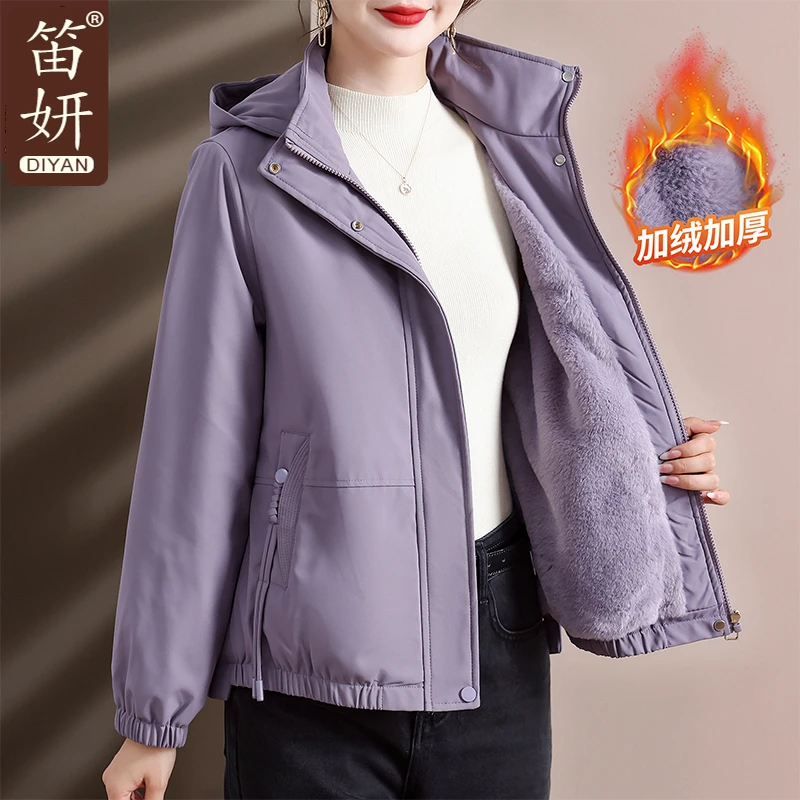 妈妈冬装加绒外套2025新款保暖棉袄小个子短款防寒衣服中老年女装