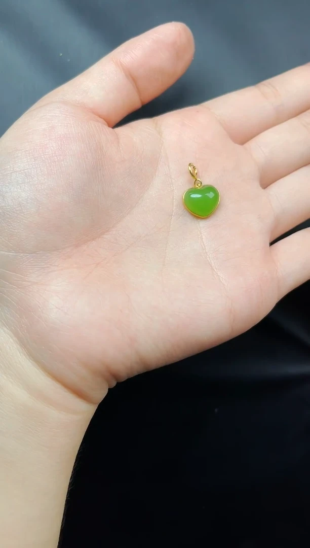 和田玉18K金镶嵌颈饰爱心06