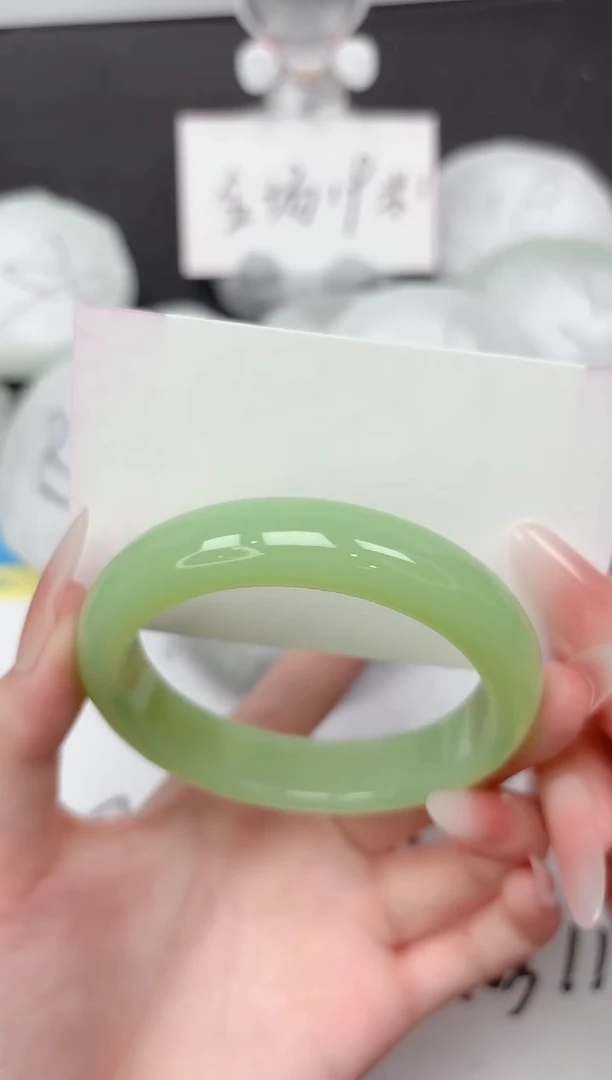 未镶嵌手镯石英质玉295-58.2