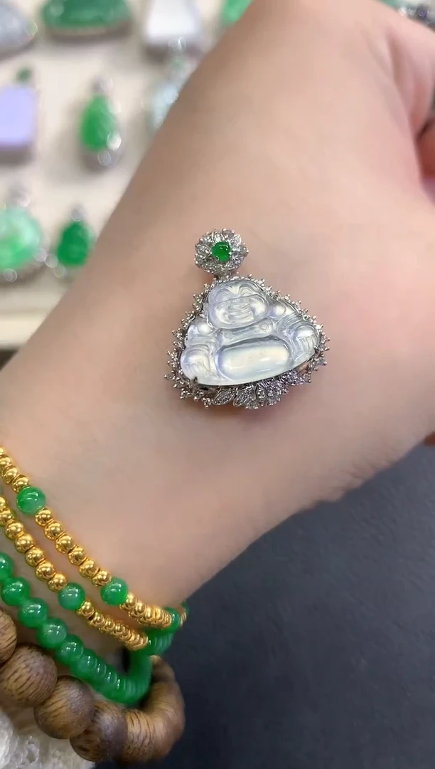 吊坠(不含链)18K金镶嵌翡翠春日珠宝 B40