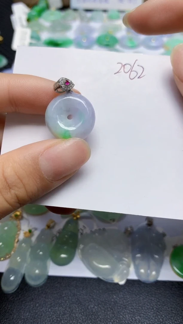 翡翠未镶嵌颈饰天然缅甸翡翠A货