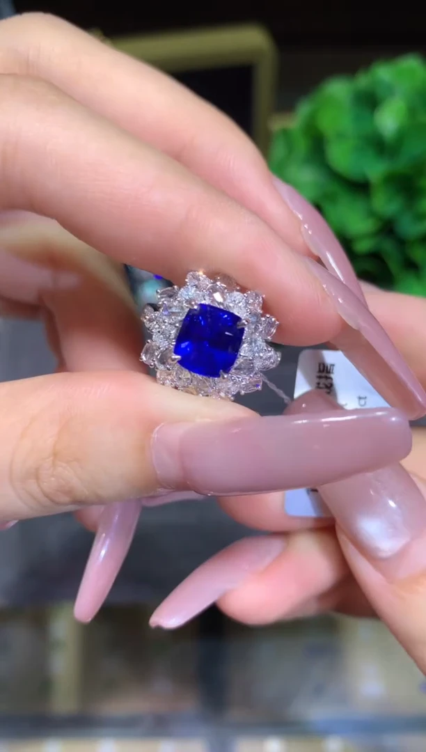 戒指蓝宝石18K金镶嵌3.03CT