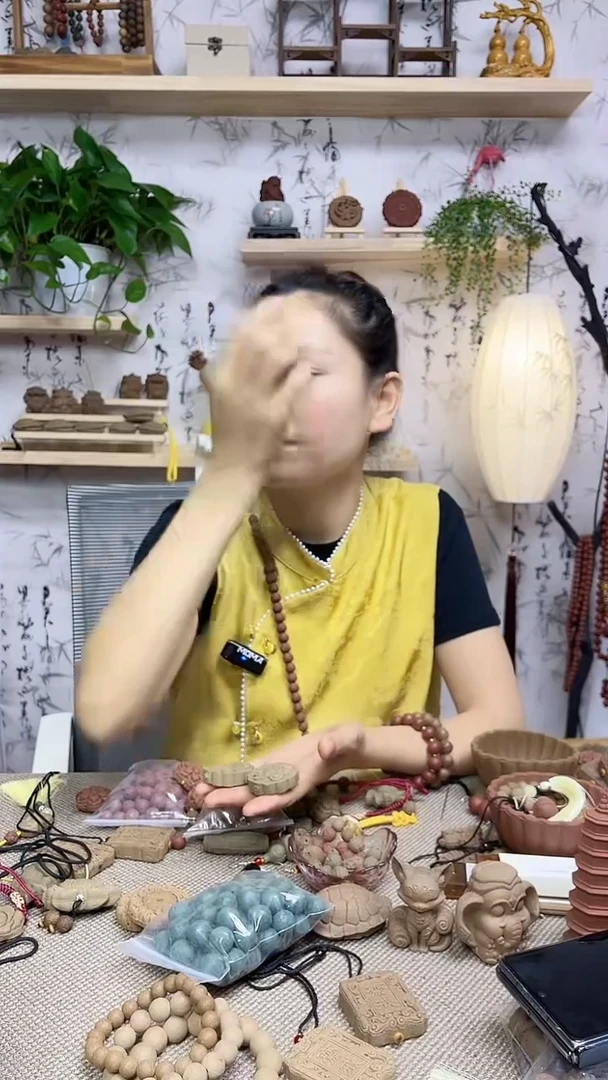 泥塑香身芄 小羊