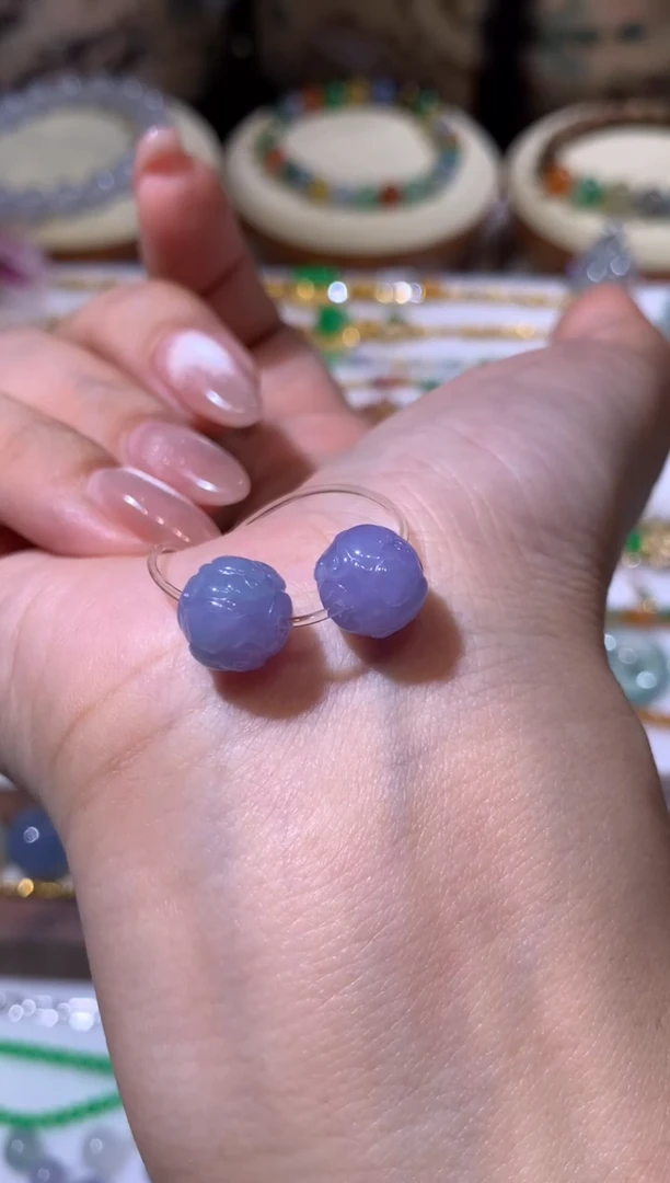 未镶嵌定制翡翠9.9*8.4卡鼓珠一对