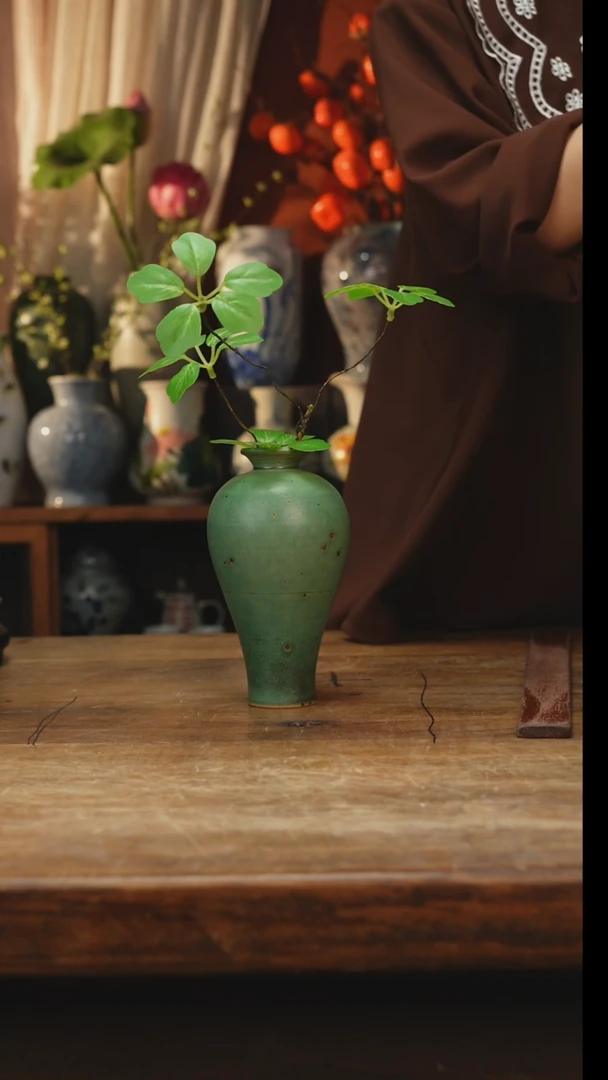 现代景德镇设计师釉下手绘陶瓷花瓶