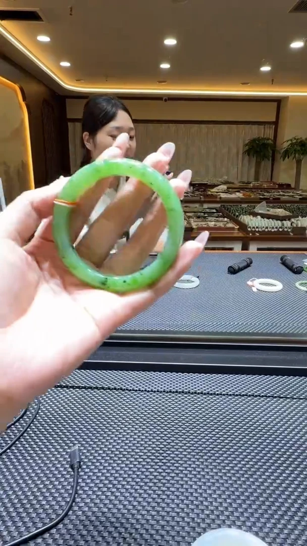 颈饰未镶嵌和田玉手镯8