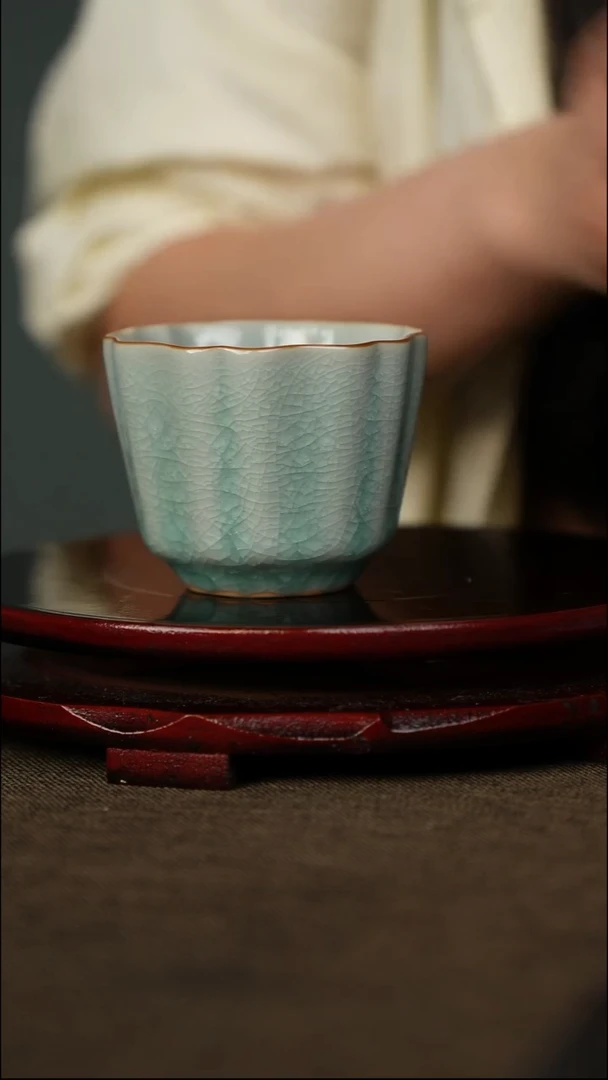 樊立 鱼鳞冰花 莲花杯  带底款