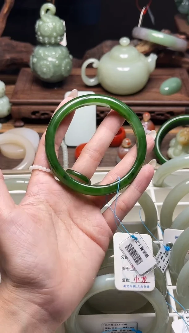 和田玉手镯未镶嵌俄七碧玉 61圈 9002213