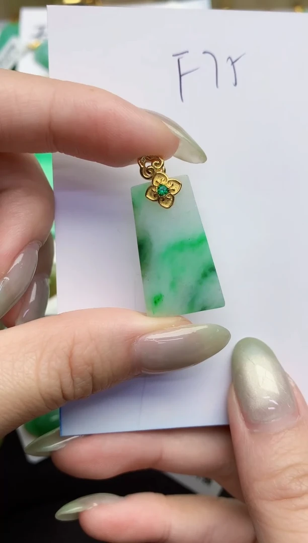 翡翠未镶嵌颈饰缅甸天然翡翠A货