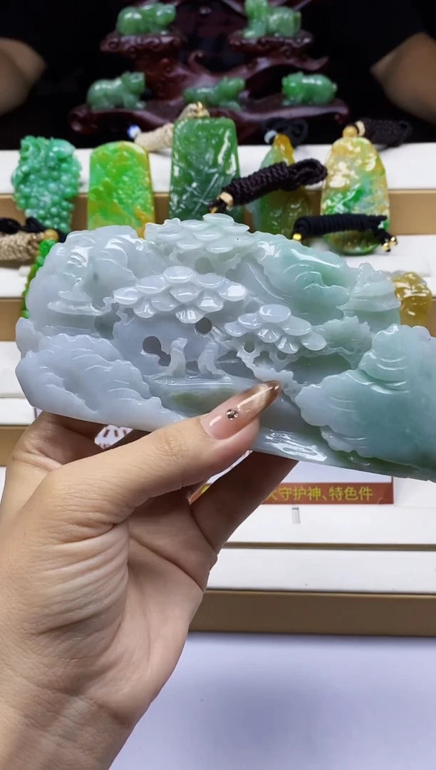 颈饰未镶嵌翡翠1