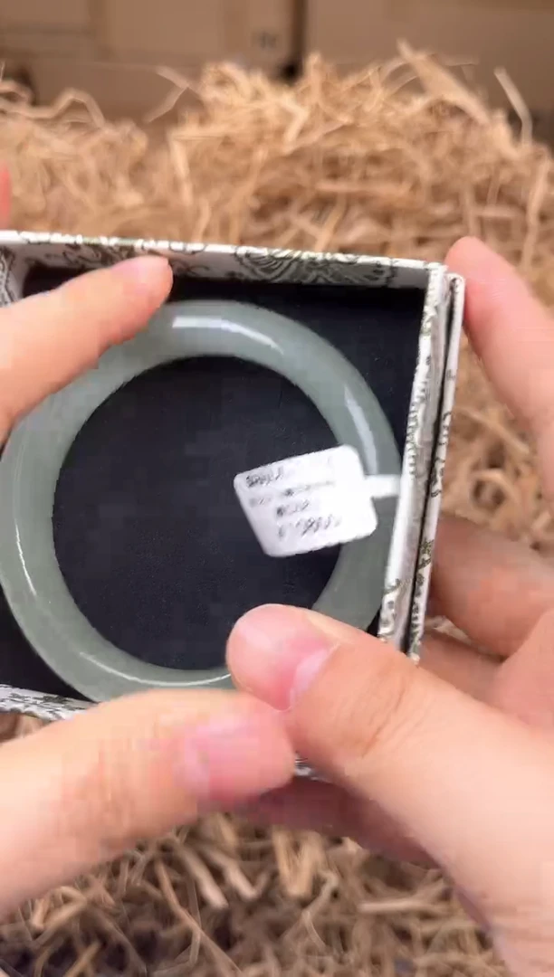 未镶嵌手镯石英质玉编码DL1178