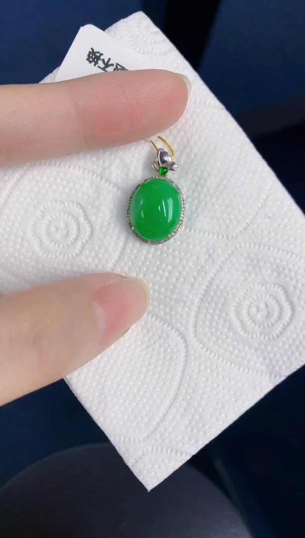 颈饰18K金镶嵌翡翠天然翡翠缅甸A货