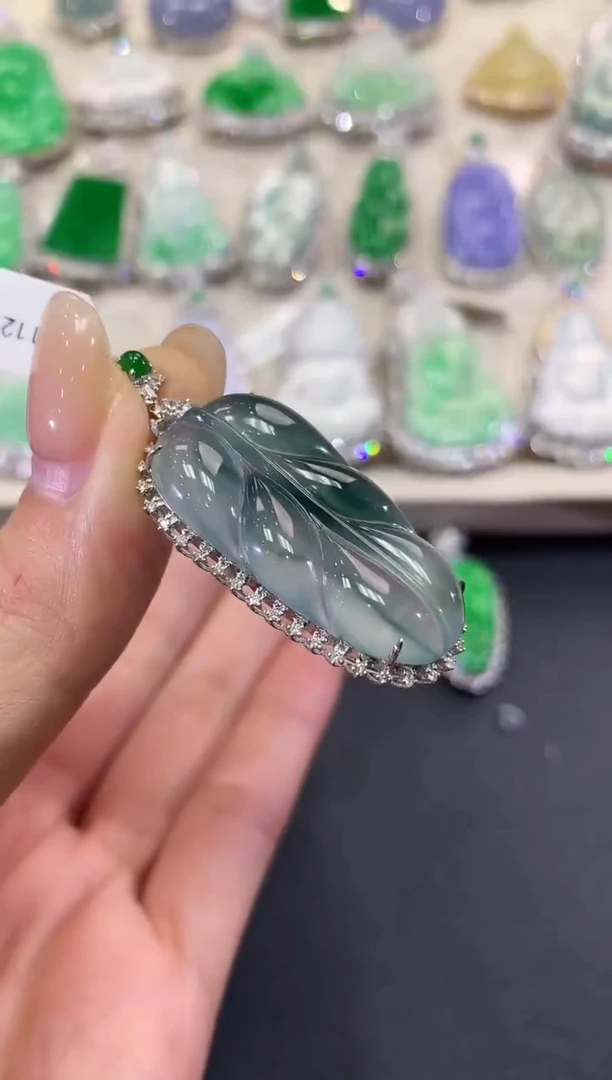 【闪购商品】翡翠吊坠(不含链)18K金镶嵌q14